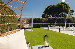 White Canvas Boutique Studios