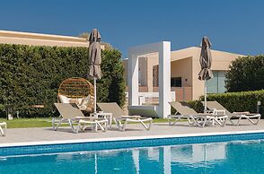 White Canvas Boutique Studios