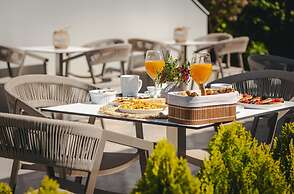 White Canvas Boutique Studios