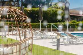 White Canvas Boutique Studios