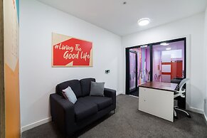 OYO Vincent Apartments