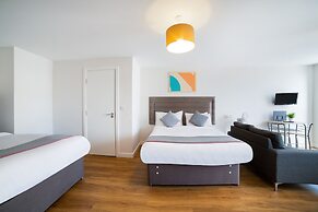 OYO Vincent Apartments