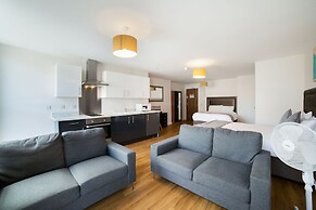 OYO Vincent Apartments