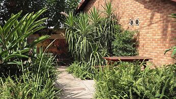 Golden Lantern Guest Lodge