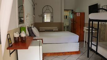 Golden Lantern Guest Lodge