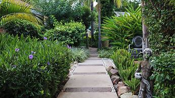 Golden Lantern Guest Lodge