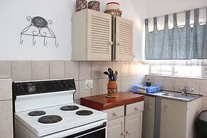 Golden Lantern Guest Lodge