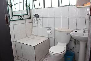 Golden Lantern Guest Lodge