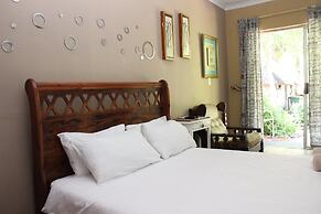 Golden Lantern Guest Lodge