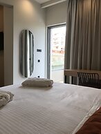 The City Hotel & Suites