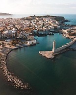 The City Hotel & Suites