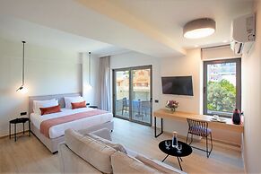 The City Hotel & Suites