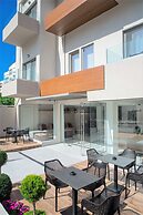 The City Hotel & Suites