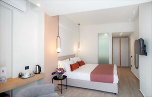 The City Hotel & Suites