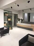 The City Hotel & Suites