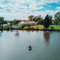 Estancia La Paz Hotel