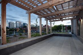 Holiday Inn Express & Suites Downtown Ottawa East by IHG