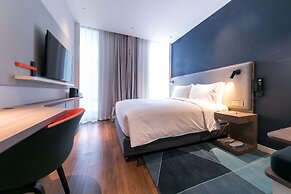 Holiday Inn Express Shanghai Tangzhen by IHG