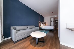 Holiday Inn Express Shanghai Tangzhen by IHG