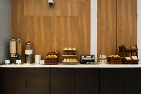 Holiday Inn Express Shanghai Tangzhen by IHG