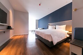 Holiday Inn Express Shanghai Tangzhen by IHG