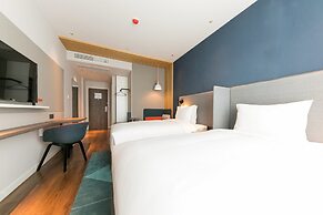 Holiday Inn Express Shanghai Tangzhen by IHG