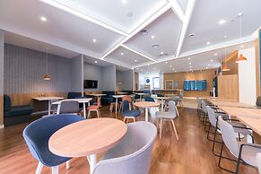 Holiday Inn Express Shanghai Tangzhen by IHG