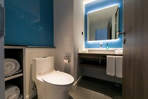 Holiday Inn Express Shanghai Tangzhen by IHG