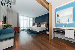 Holiday Inn Express Shanghai Tangzhen by IHG