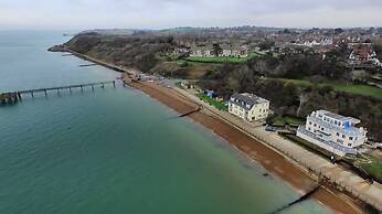 Waters Edge Apartment at Beach House