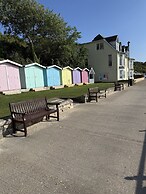 Waters Edge Apartment at Beach House