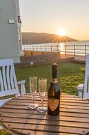 Waters Edge Apartment at Beach House