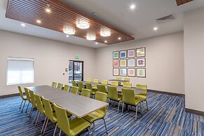 Holiday Inn Express & Suites Columbus - Worthington by IHG