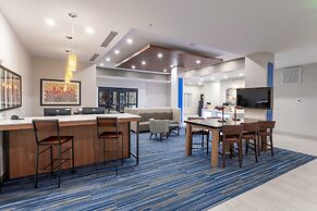 Holiday Inn Express & Suites Columbus - Worthington by IHG