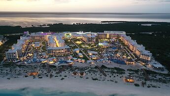 Planet Hollywood Cancun, An Autograph Collection All-Inclusive Resort