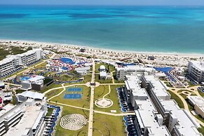 Planet Hollywood Cancun, An Autograph Collection All-Inclusive Resort