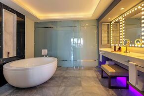 Planet Hollywood Cancun, An Autograph Collection All-Inclusive Resort