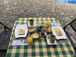 Dos Palmas Studio Apartments