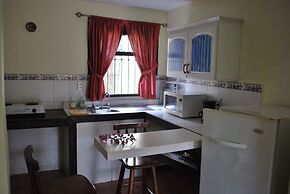 Dos Palmas Studio Apartments