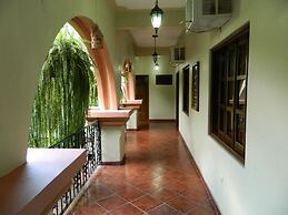 Hotel Acropolis Maya