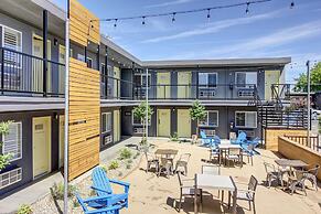 Americana Modern Hotel