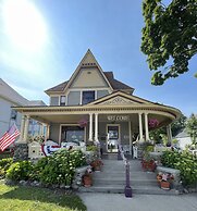 Secrets on Main Bed & Breakfast