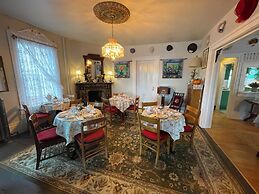 Secrets on Main Bed & Breakfast