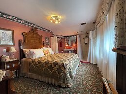 Secrets on Main Bed & Breakfast