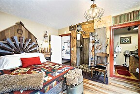 Secrets on Main Bed & Breakfast