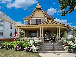 Secrets on Main Bed & Breakfast