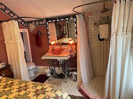 Secrets on Main Bed & Breakfast