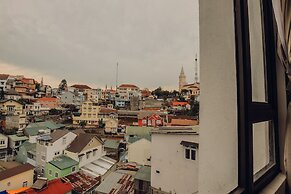 Ngan Pho Studio & Hotel