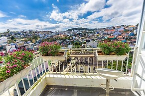 Ngan Pho Studio & Hotel