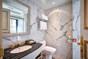 Sun Moon Lake Queen Castle Hotel